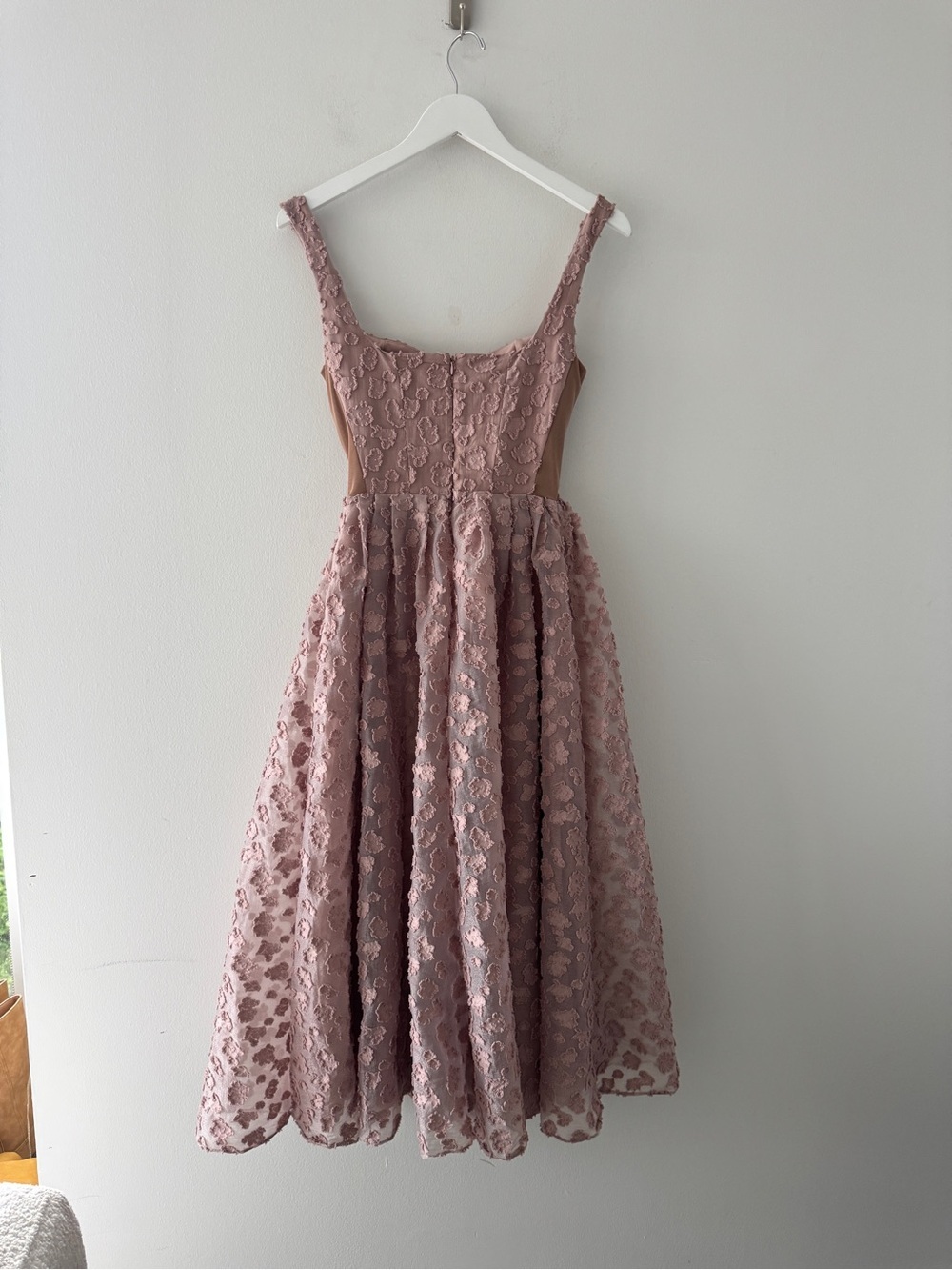 HOUSE OF CB Lovely Rose Midi Dress - Picture 3 of 7
